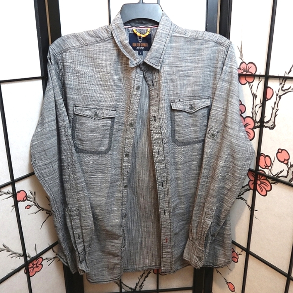 Quilted Giraffe Gray Casual Button Down Shirt Collared Neckline 100% Cotton